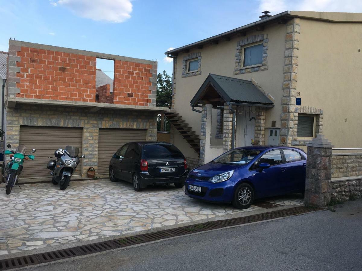 Apartman Nadia 卡尔卢巴格 外观 照片