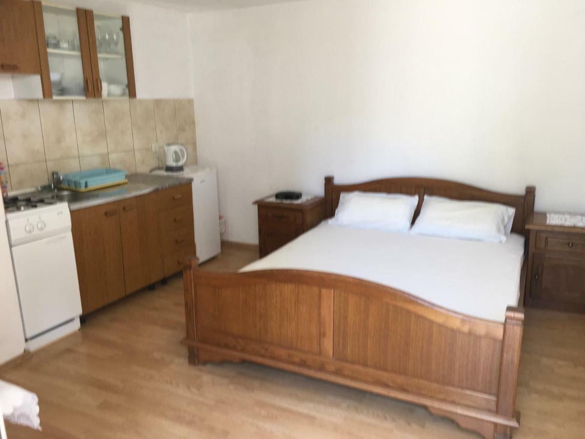 Apartman Nadia 卡尔卢巴格 外观 照片
